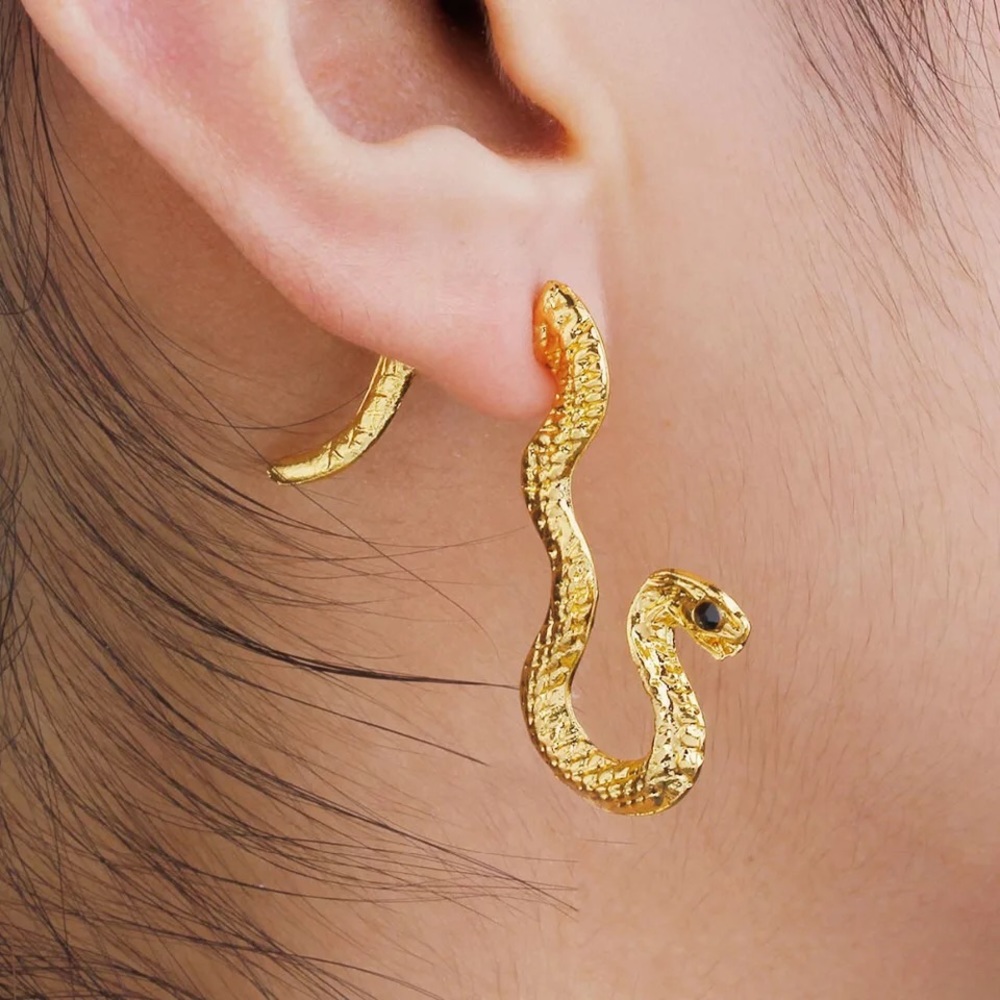 🎉 New Gold plated slithering snake earring